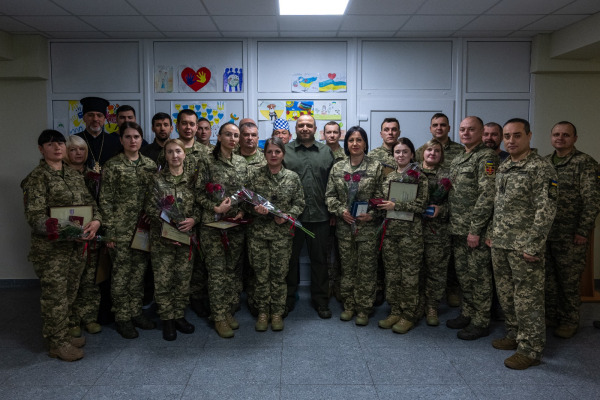 Міністр оборони Умєров відвідав військовий шпиталь в Ірпені