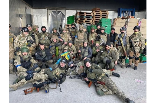 У День піхоти захисник Ірпеня оприлюднив фото піхотинців з часів героїчної оборони міста