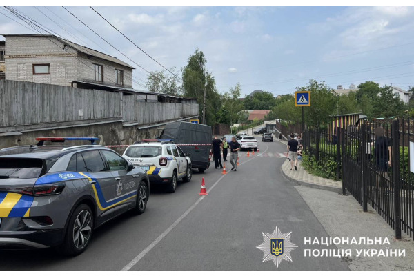 На Київщині мікроавтобус збив на смерть дитину