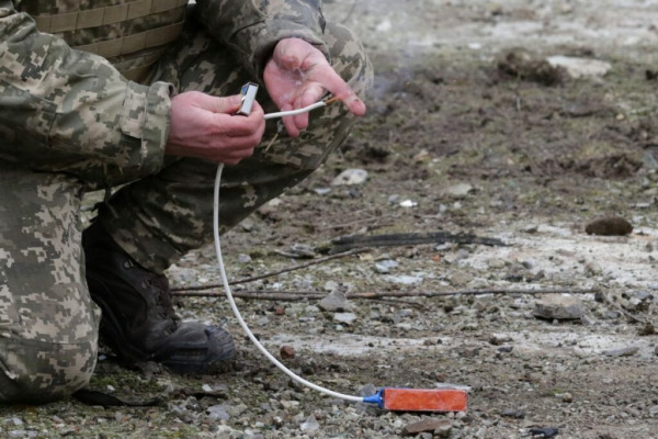 На Київщині піротехніки очистили 36 тисяч гектарів від вибухонебезпечних предметів