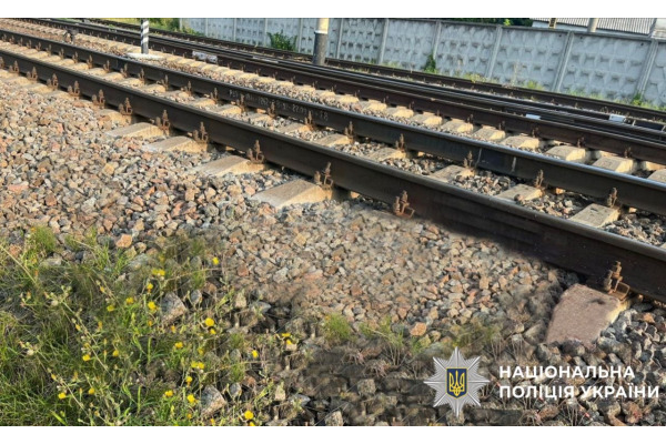Переходила колію у невстановленому місці: у Борисполі на залізниці загинула жінка