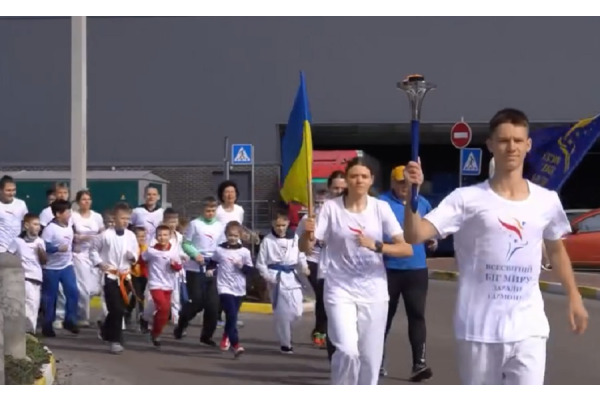 Ірпінь взяв участь у міжнародній факельній естафеті заради миру (ВІДЕО)