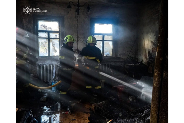 На пожежі в Іванкові загинули двоє людей