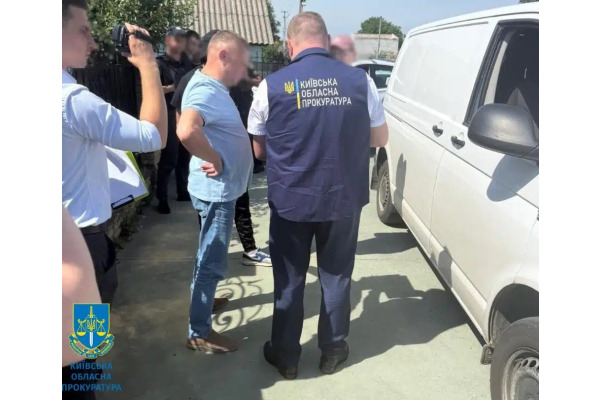 Привласнив 800 тисяч гривень під час ремонту доріг: на Броварщині викрили місцевого депутата