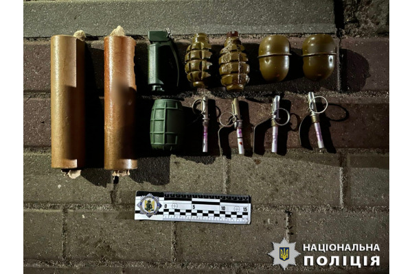 Поліція повідомила про підозру мешканцю Ірпеня, який зберігав зброю та боєприпаси