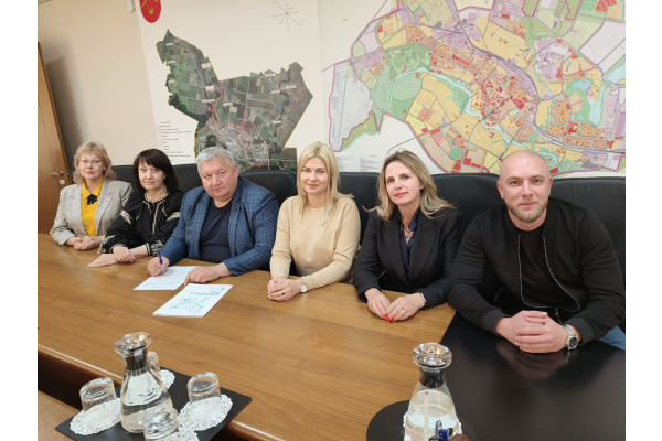 Білоцерківська громада відтепер співпрацюватиме із Хустом: підписано меморандум