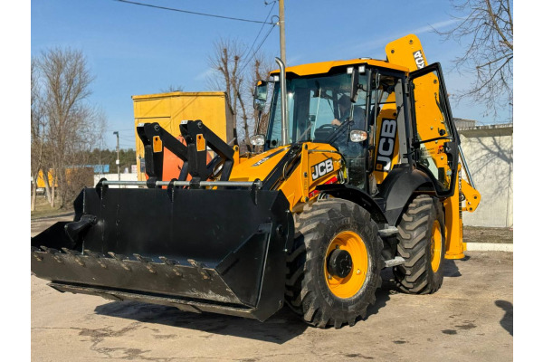 Ірпінські комунальники отримали новий екскаватор JCB