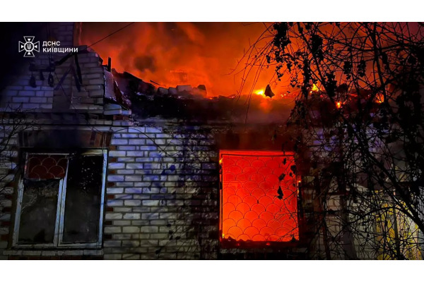 Під час пожежі у приватному будинку на Бучанщині загинув чоловік