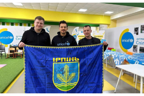 Голлівудський актор та посол доброї волі UNICEF Орландо Блум  відвідав Ірпінь (ФОТО)