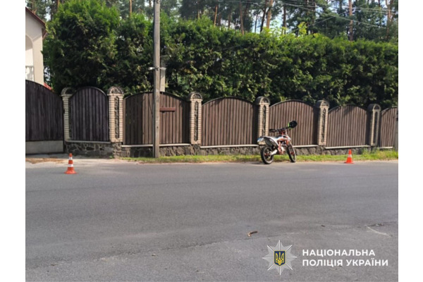 Мотоцикліст збив жінку на Обухівщині: постраждалу госпіталізували