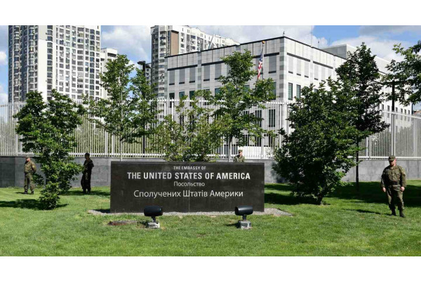 Посольство США в Києві попередило про можливу масовану повітряну атаку