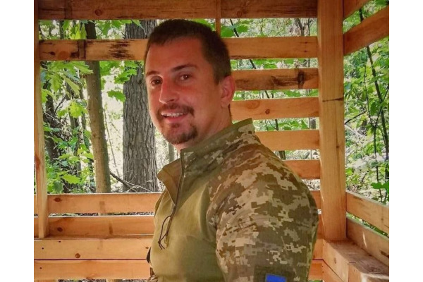 Бровари прощатимуться із полеглим воїном Вадимом Булавкою