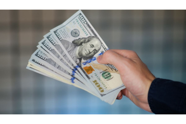 Депутата Обухівської міськради підозрюють в отриманні $5 тис. за вплив на рішення ради