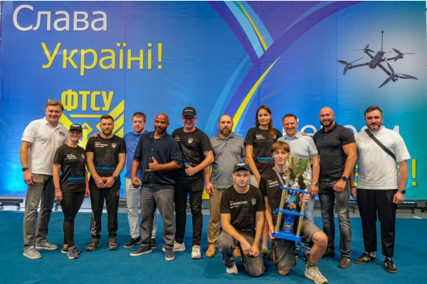 Пам'ять, що єднає: на Київщині провели турнір з технологічного спорту на честь Ростислава Пархоменка