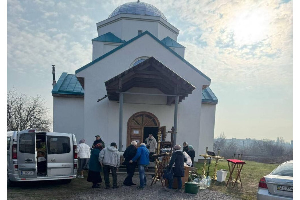УПЦ МП пішла, але не з порожніми руками: у Білій Церкві храм лишився без дверей і підлоги