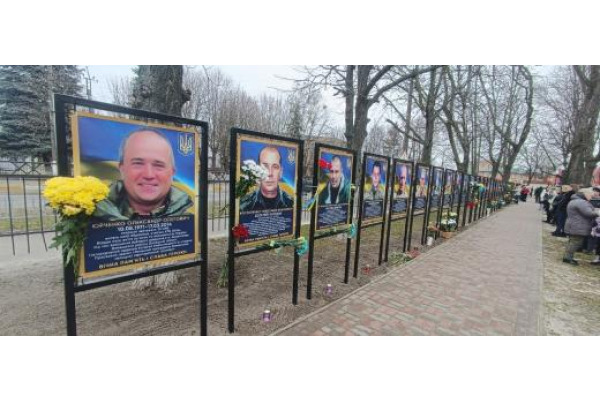 У Димері на Алеї Слави відкрили сім банерів на честь загиблих Героїв