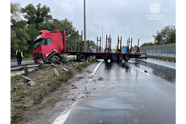 На автодорозі Київ - Чоп сталася аварія у селі Мрія на Бучанщині