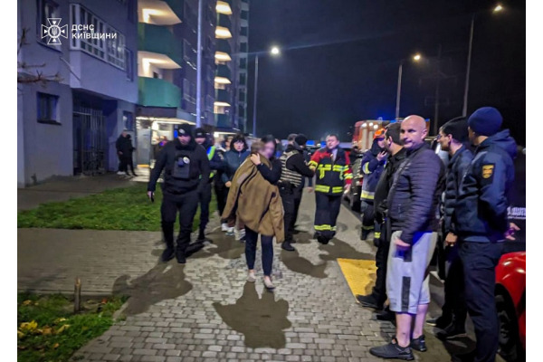 На Фастівщині рятувальники ліквідували пожежу після вибуху у багатоповерхівці