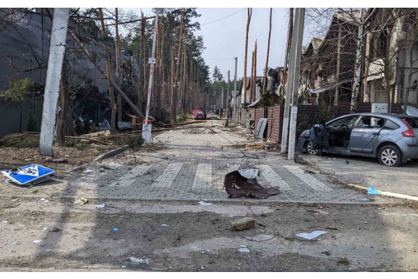 За 35 днів окупації в Гостомелі безвісти зникли понад 400 людей