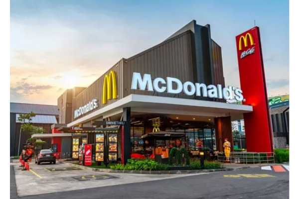 В Ірпені готуються до будівництва McDonald’s: встановлюють дві нові зупинки для громадського транспорту