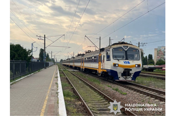 На Київщині жінка трагічно загинула під колесами пасажирського потягу