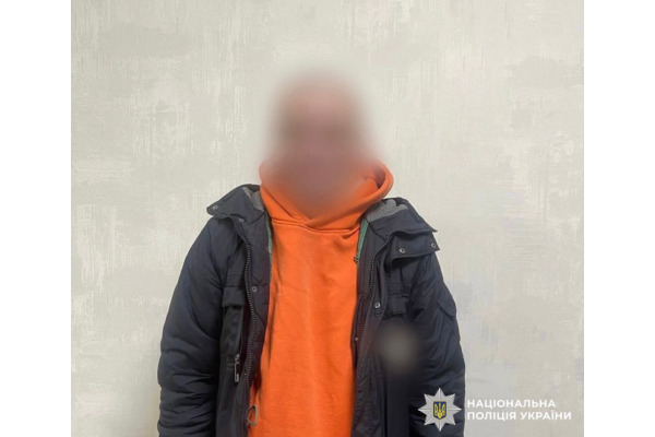Пограбував кермувальника маршрутки та втік: поліцейські Київщини повідомили зловмиснику про підозру