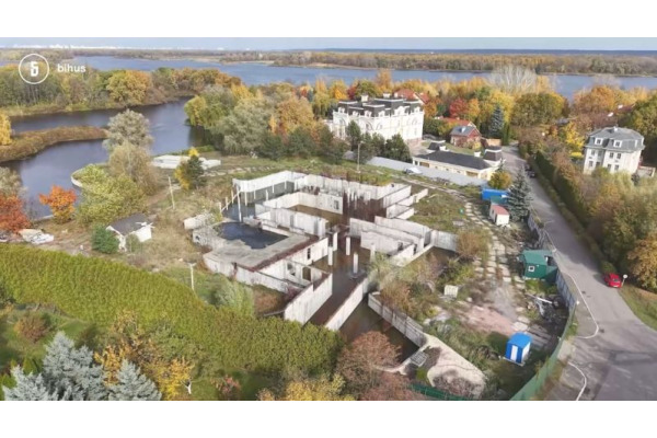 Розслідування Bihus.Info: у Козині виявили недобудований палац Комарницького