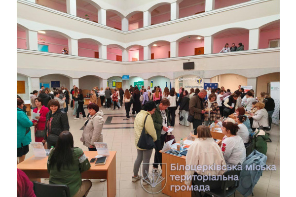 У Білій Церкві працедавці та шукачі роботи зустрілися на ярмарку вакансій