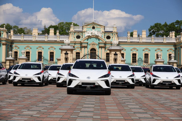 Медичні заклади Київщини отримають 7 нових електромобілів MG4 Electric (ФОТО)