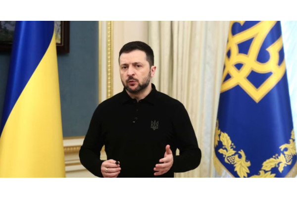 Українці зможуть мати декілька паспортів: президент підписав закон про множинне громадянство