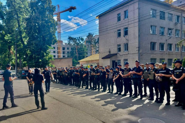 В Ірпені поліцейські перевірили понад 300 громадян та 200 автомобілів