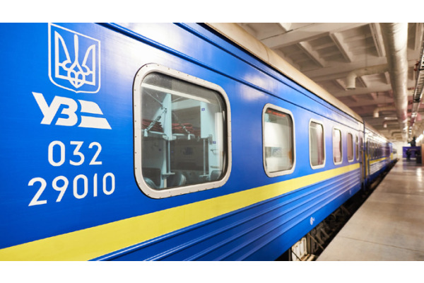 Внаслідок російського обстрілу на Київщині пошкоджено залізничну інфраструктуру