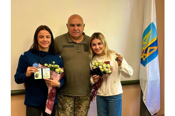 Борчині з Ірпеня вручили нагрудний знак Головнокомандувача ЗСУ "За сприяння війську"