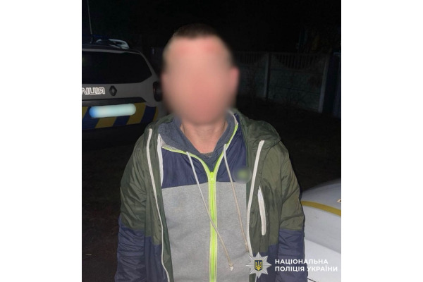 На Київщині чоловіку повідомили про підозру у зґвалтуванні неповнолітніх пасербиць
