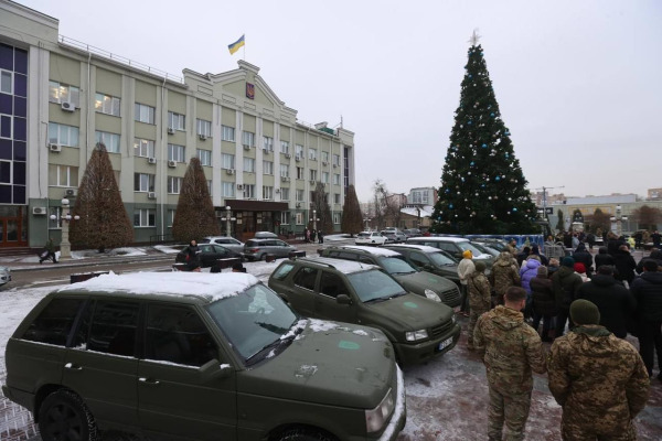 У День Збройних Сил України Ірпінь передав захисникам наймасштабнішу партію допомоги