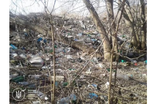 Столичні екоінспектори виявили несанкціоноване сміттєзвалище на Обухівщині