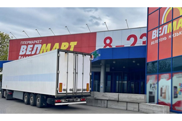 Бетон проти правосуддя: супермаркет "Велмарт" у Білій Церкві перетворили на фортецю
