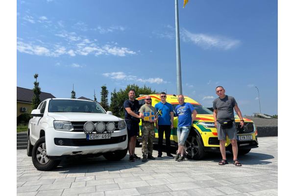 Буча передала на потреби військових автомобілі