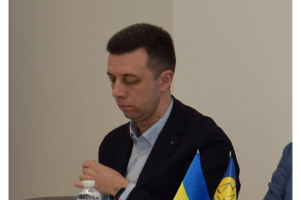 Дмитро Петров з Подільського суду розжився під час війни квартирою в Італії