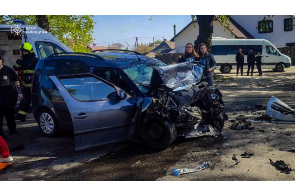 ДТП на Вишгородщині: людей витягували з понівечених автівок