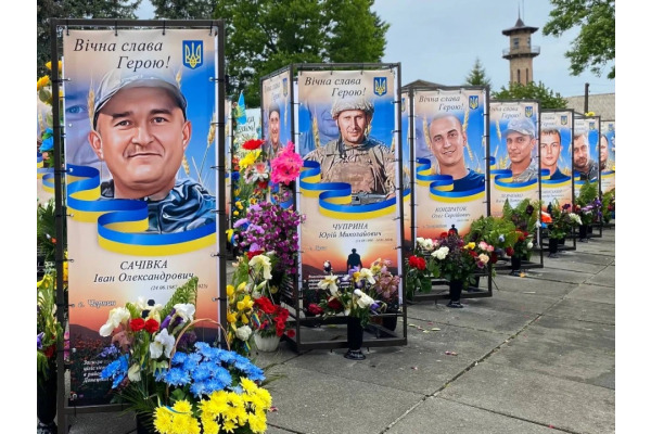До Дня Героїв у Таращанській громаді увічнили імена 25 полеглих воїнів