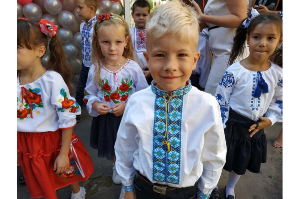 В Україні стартувала нова державна програма "Пакунок школяра"