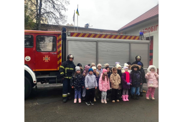 У Бучі рятувальники провели пізнавальну екскурсію для школярів
