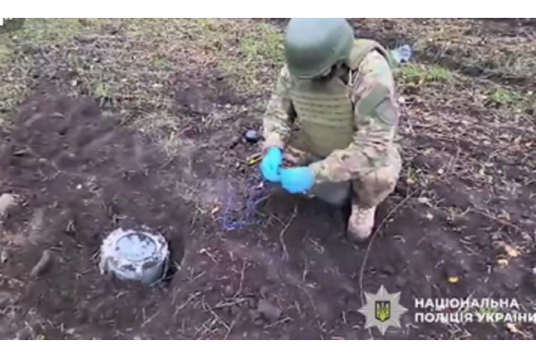 Вибухотехніки поліції Київщини знищили бойову частину ворожого дрона на Бориспільщині