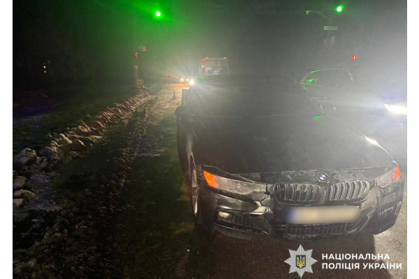 Поліція Київщини розслідує обставини аварії, в якій травмувалась жінка