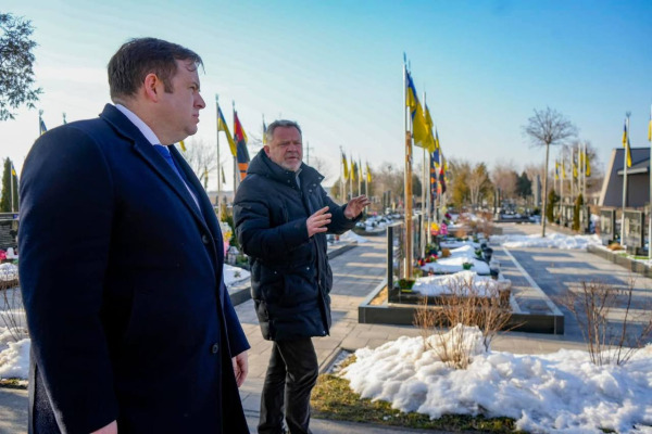 До Бучі завітав міністр Форін-офісу Великої Британії з питань Європи, Північної Америки та заморських територій
