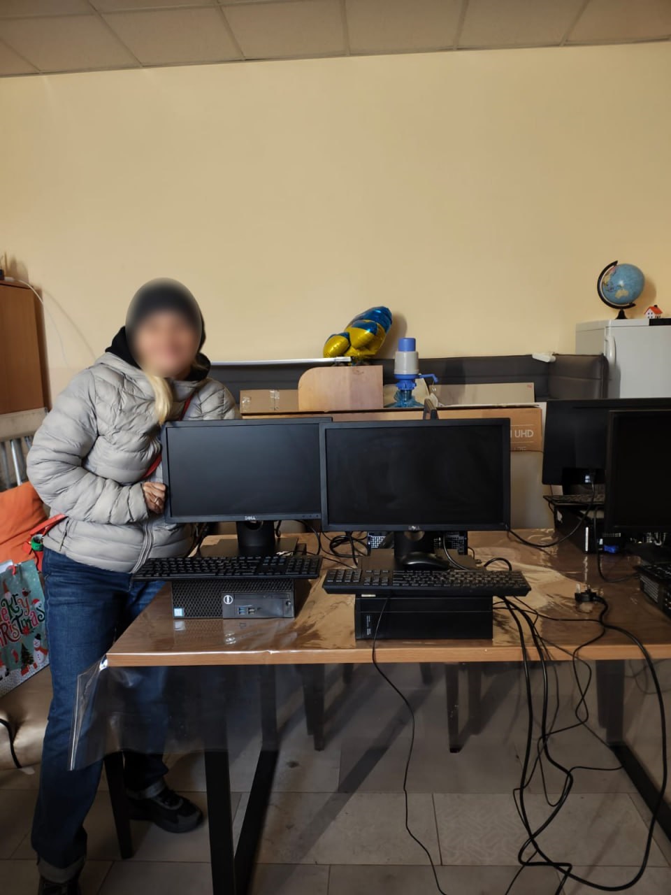 В Ірпінській громаді подарували сучасні комп’ютери дітям із дитячих будинків сімейного типу