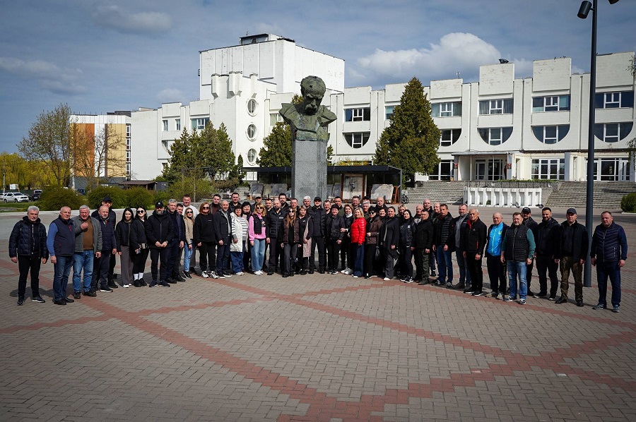 Керівництво Київщини провело виїзну нараду в Бородянці та висадило 6 тисяч дерев (ФОТО)