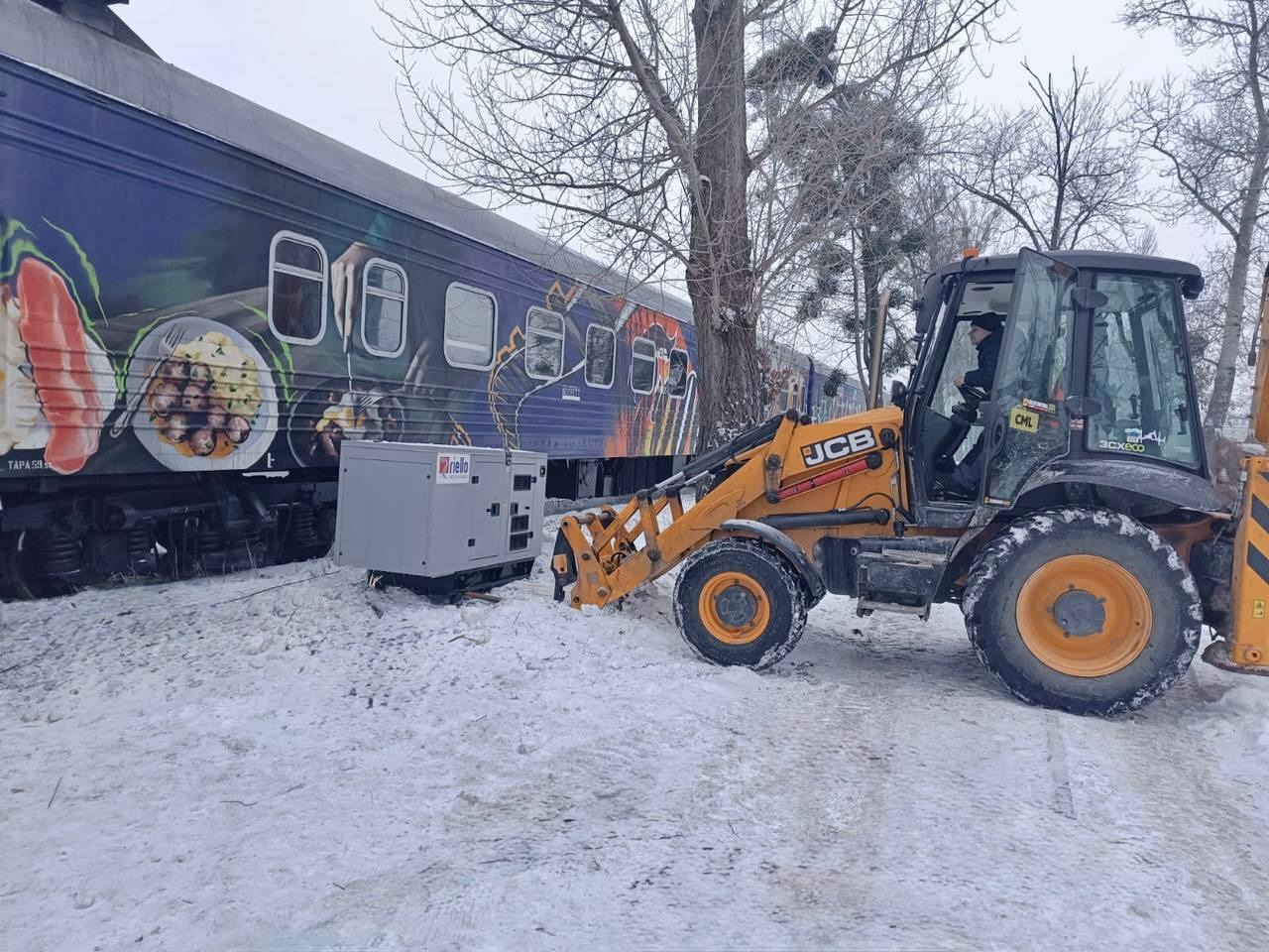 Гарячий обід навіть без світла: як працюють «кухні незламності» в Ірпені