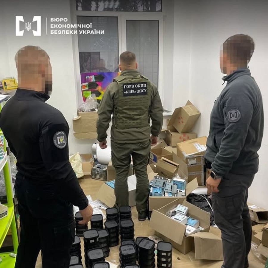 На Київщині викрили підпільну мережу збуту тютюнових виробів та електронних сигарет